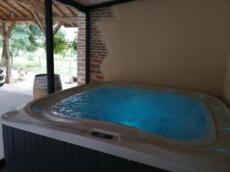 Domaine Des Granges Neuves Hotel Confrancon ภายนอก รูปภาพ