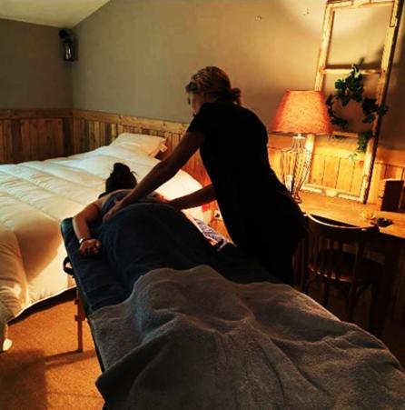 Domaine Des Granges Neuves Hotel Confrancon ภายนอก รูปภาพ